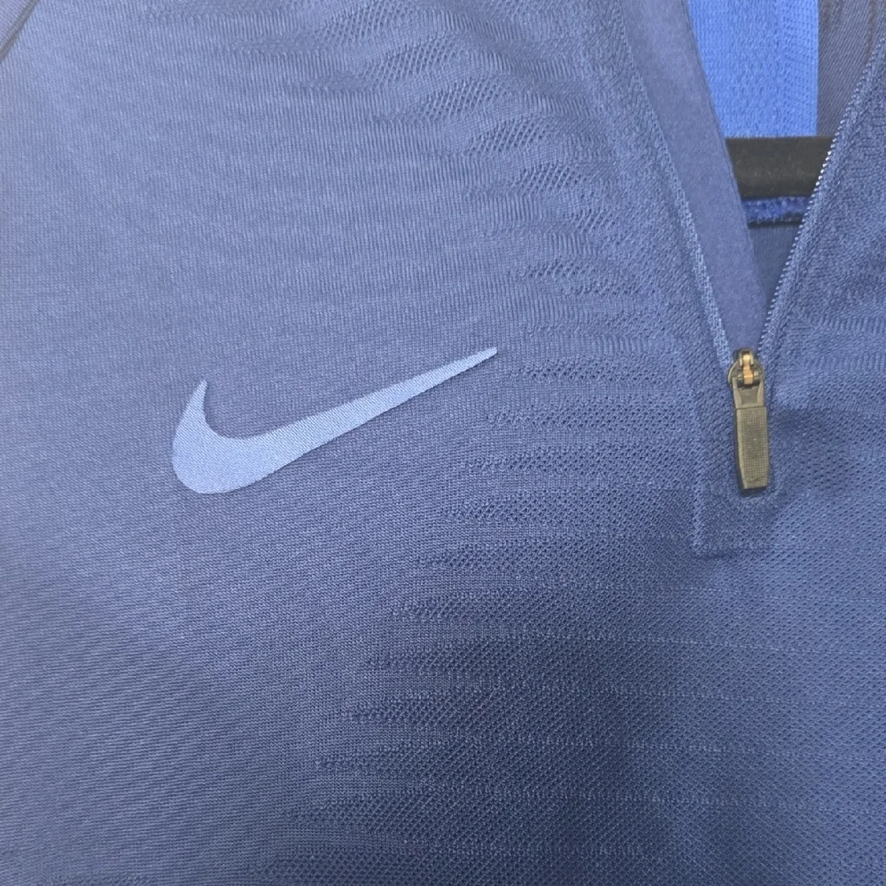 Nike Royal Blue Performance Top - Picture 2 of 3